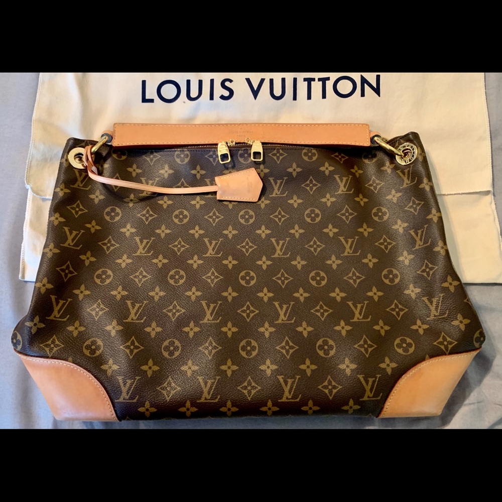 Louis Vuitton, M41625 Berri MM Bag